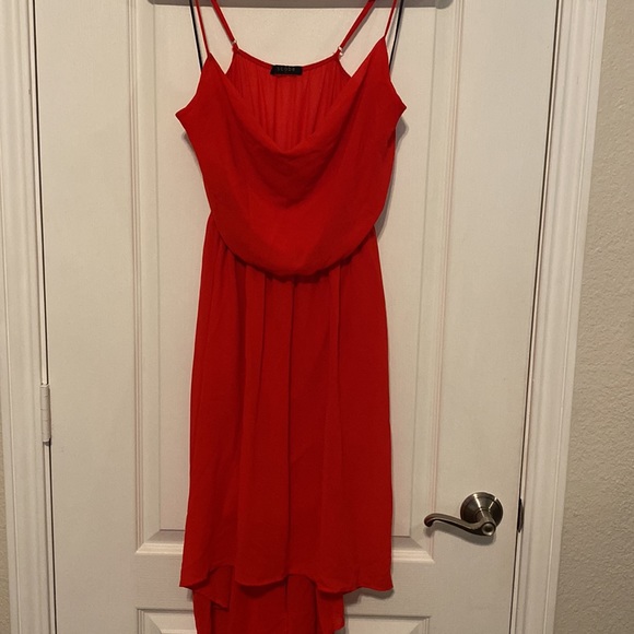 RED DRAPED DRESS - Picture 1 of 8